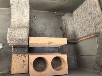 Transportkasten für  Entfernungsmesser R36 der Wehrmacht, Mehrfach überlackiertes Stück mit guter Inneneinteilung