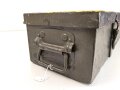 Transportkasten für  Entfernungsmesser R36 der Wehrmacht, Mehrfach überlackiertes Stück mit guter Inneneinteilung