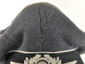 Luftwaffe, Schirmmütze des Leutnant Freitag, Feldpostnummer L 35551 Jagdgeschwader 52. Kopfgrösse gemessen 55. Stark getragenes Stück , der Mützenkörper mehrfach gebrochen,