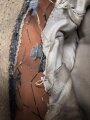 Luftwaffe, Schirmmütze des Leutnant Freitag, Feldpostnummer L 35551 Jagdgeschwader 52. Kopfgrösse gemessen 55. Stark getragenes Stück , der Mützenkörper mehrfach gebrochen,