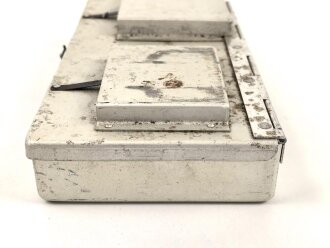 Ersatzteilkasten für den Laternenkasten Fu51 der Wehrmacht . Für die Einheitslaterne Preßstoff.. Ungereinigt