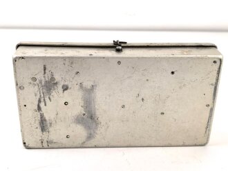 Ersatzteilkasten für den Laternenkasten Fu51 der Wehrmacht . Für die Einheitslaterne Preßstoff.. Ungereinigt