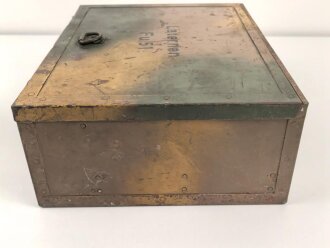 Fu51 ( Laternen ) Metallkasten mit Einsätzen. Originallack. Datiert 1941, ungereinigtes Stück, für die Einheitslaterne Preßstoff. Originallack, ungereinigtes Stück