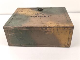 Fu51 ( Laternen ) Metallkasten mit Einsätzen. Originallack. Datiert 1941, ungereinigtes Stück, für die Einheitslaterne Preßstoff. Originallack, ungereinigtes Stück
