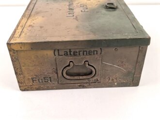 Fu51 ( Laternen ) Metallkasten mit Einsätzen. Originallack. Datiert 1941, ungereinigtes Stück, für die Einheitslaterne Preßstoff. Originallack, ungereinigtes Stück