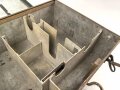 Fu51 ( Laternen ) Metallkasten mit Einsätzen. Originallack. Datiert 1941, ungereinigtes Stück, für die Einheitslaterne Preßstoff. Originallack, ungereinigtes Stück