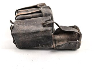 1.Weltkrieg Patronentasche, ungereinigtes Stück, Leder zum Teil trocken und defekt