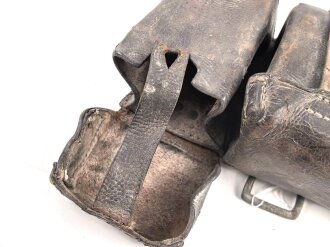 1.Weltkrieg Patronentasche, ungereinigtes Stück, Leder zum Teil trocken und defekt
