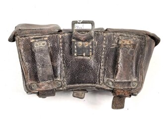 1.Weltkrieg Patronentasche, ungereinigtes Stück, Leder zum Teil trocken und defekt