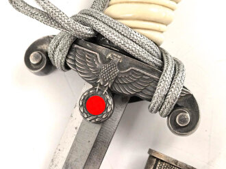 Dolch für Offiziere des Heeres. Hersteller Höller Solingen. Homogenes Stück in gutem Gesamtzustand