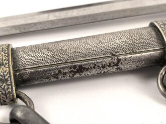 Dolch für Offiziere des Heeres. Hersteller Höller Solingen. Homogenes Stück in gutem Gesamtzustand