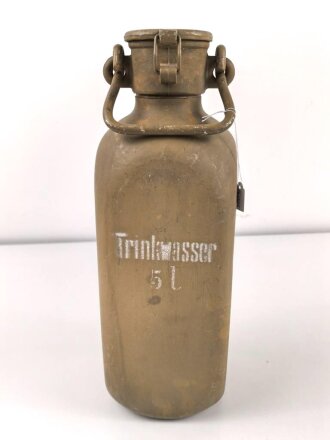 5 Liter Trinkwasserflasche Wehrmacht. Neuzeitlich lackiertes Stück
