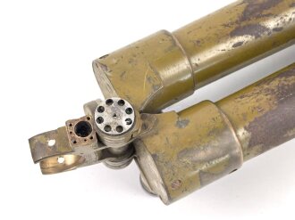 Russland 2. Weltkrieg, Scherenfernrohr, datiert 1938, Originallack, klare Durchsicht, Strichplatte deutlich. Die Aufnahme defekt. Ungereinigt