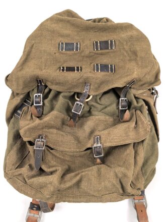 Rucksack für Gebirgstruppen der Wehrmacht, getragenes Stück mit Reichsbetriebsnummer