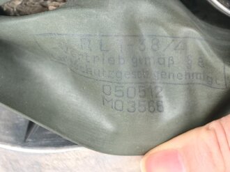 Volksgasmaske VM 40 in Tragetasche, guter Gesamtzustand