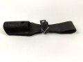 Koppelschuh zum Seitengewehr 98/05 der Reichswehr. Der Koppelschuh aus der Zeit des 1. Weltkrieg, von der Reichswehr übernommen und mit zusätzlicher Schlaufe versehen. Saubere Kammerarbeit