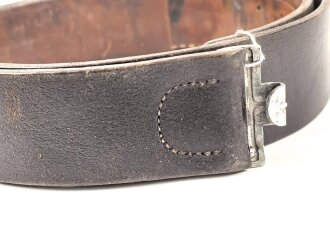 Luftwaffe, Koppelriemen für Mannschaften. Schokoladenbraunes Kammerstück mit Leichtmetall Gegenhalt. Datiert 1937, Gesamtlänge 116cm