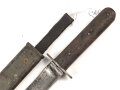 Österreich 1. Weltkrieg, Grabendolch, Kampfmesser Modell 1917. Getragenes Stück, Scheide Originallack, Lederschlaufe weich. Ungereinigtes Stück