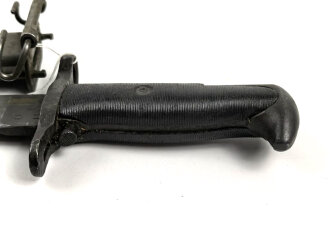 U.S. Army 2.Weltkrieg, Seitengewehr für M 1 Garand . Hersteller AH.  Scheide Originallack, ungereinigtes Stück