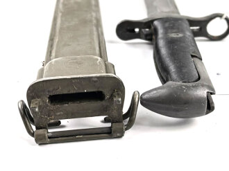 U.S. Army 2.Weltkrieg, Seitengewehr für M 1 Garand . Hersteller AH.  Scheide Originallack, ungereinigtes Stück