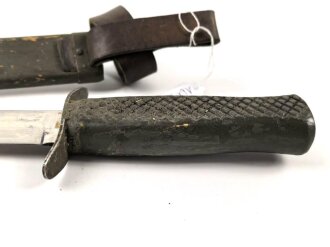 Jugoslawien, Kampfmesser Modell 1951. Ungereinigtes Stück in gutem Gesamtzustand