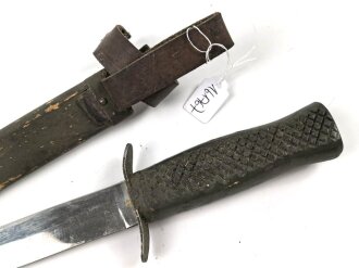 Jugoslawien, Kampfmesser Modell 1951. Ungereinigtes Stück in gutem Gesamtzustand