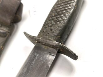 Jugoslawien, Kampfmesser Modell 1951. Ungereinigtes Stück in gutem Gesamtzustand