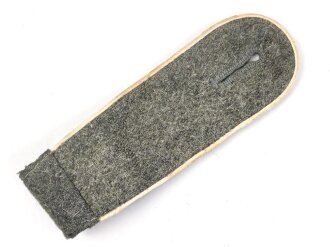 Heer, einzelne Schulterklappe für Mannschaften der Infanterie, Länge etwa 10cm