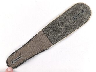 Heer, einzelne Schulterklappe für Mannschaften der Infanterie, Länge etwa 10cm