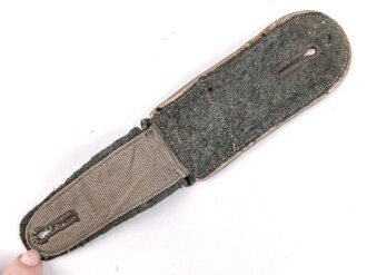 Heer, einzelne Schulterklappe für Mannschaften der Infanterie, Länge etwa 10,5cm