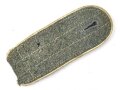 Heer, einzelne Schulterklappe Modell 1944  für Mannschaften der Infanterie, Länge etwa 10,5cm