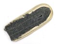Heer, einzelne Schulterklappe Modell 1944  für Mannschaften der Infanterie, Länge etwa 10,5cm