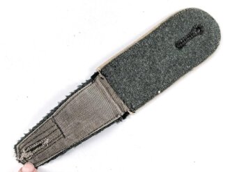 Heer, einzelne Schulterklappe für Mannschaften der Infanterie, Länge etwa 10cm