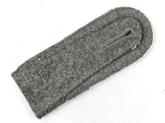 Heer, einzelne Schulterklappe für einen Unteroffizier der Infanterie, Länge etwa 11cm