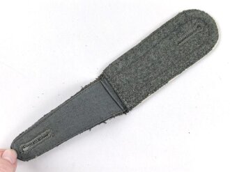 Heer, einzelne Schulterklappe für einen Unteroffizier der Infanterie, Länge etwa 11cm