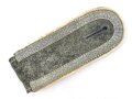 Heer, einzelne Schulterklappe für einen Unteroffizier der Infanterie, Länge etwa 11cm