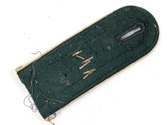 Heer, einzelne Schulterklappe für einen Unterfeldwebel im Infanterie Regiment 124. Länge 11cm