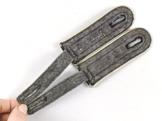 Heer, Paar Schulterklappen für einen Feldwebel der Infanterie, Länge etwa 10,5cm