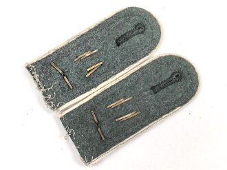 Heer, Paar Schulterklappen für einen Feldwebel im Infanterie Regiment 88, Länge 11cm