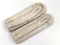 Heer, Paar Schulterklappen für einen Leutnant der Infanterie, Länge etwa 11cm, verunreinigt