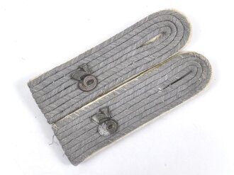 Heer, Paar Schulterklappen für einen Leutnant im Infanterie Regiment 79, Länge etwa 11,5cm