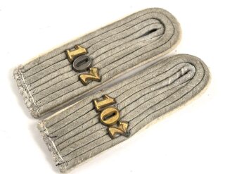 Heer, Paar Schulterklappen für einen Leutnant im Infanterie Regiment 107, Länge etwa 10,5cm