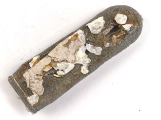 Einzelne  Schulterklappe für einen Oberleutnant im Infanterieregiment 15, Länge etwa 10cm