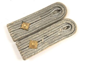 Heer, Paar Schulterstücke  für einen Oberleutnant der Infanterie , Länge etwa 11cm