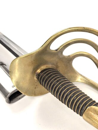 Frankreich, Säbel für Kürassiere Modell 1854/1882. Klingenlänge 95cm, Hersteller Klingenthal. Guter Zustand