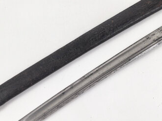 Frankreich, Säbel mit Lederscheide, diese zum Teil mit älterer Reparatur. Hersteller Klingenthal