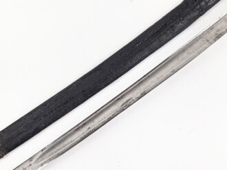 Frankreich, Säbel mit Lederscheide, diese zum Teil mit älterer Reparatur. Hersteller Klingenthal