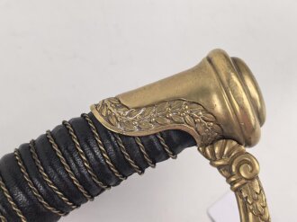 Frankreich, Säbel mit Lederscheide, diese zum Teil mit älterer Reparatur. Hersteller Klingenthal