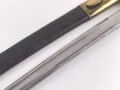 Frankreich, Säbel mit Lederscheide, diese zum Teil mit älterer Reparatur. Hersteller Klingenthal