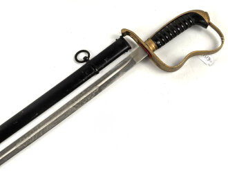 Bayern, Säbel für Infanterie Offiziere Modell 1855.  Scheide Originallack, das Gefäß neuzeitlich mit goldbronze lackiert. Saubere Klinge mit beidseitiger Ätzung " In Treue Fest"